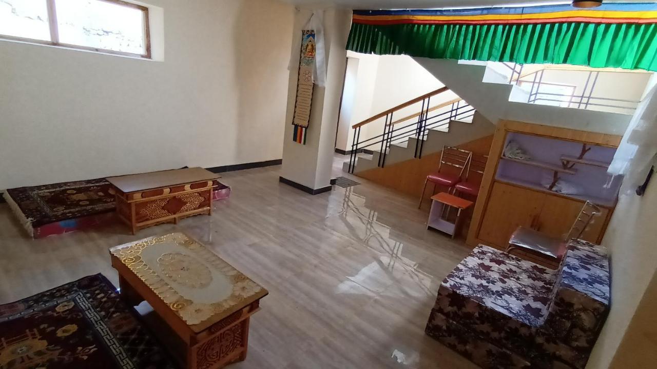 Gonbo Guest House Лех Екстер'єр фото