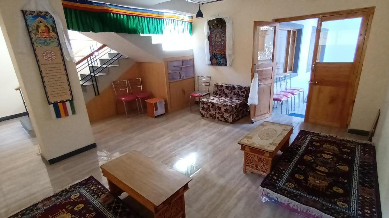 Gonbo Guest House Лех Екстер'єр фото