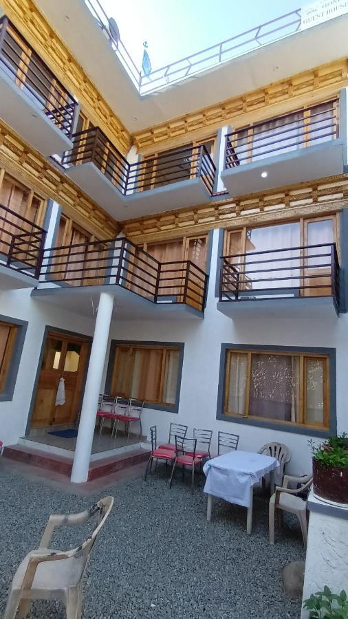 Gonbo Guest House Лех Екстер'єр фото